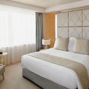 Diplomatic King Suite